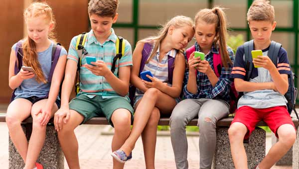 О пользе и вреде сотовой связи дебаты идут каждый день