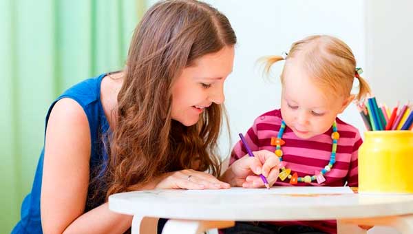 Дети любят все вертеть и крутить